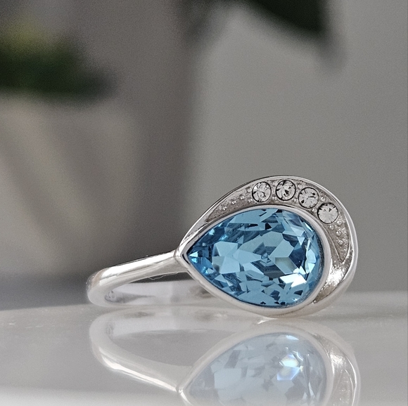 Swarovski crystal light blue ring, 925 Sterling Silver - Picture 2 of 11